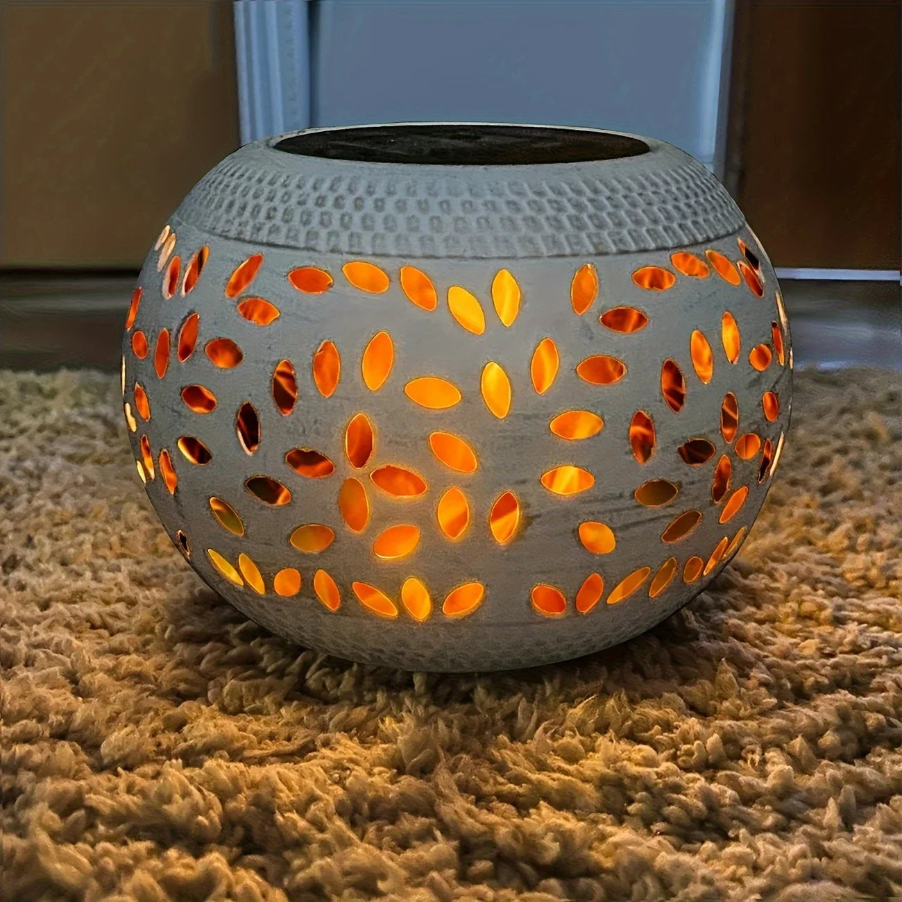 Solar LED Garden Lantern - Elegant Metal lantern solar Powered Lamp Waterproof Shadow Projection for Outdoor Garden Patio Light